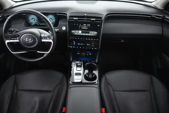 Punainen Maastoauto, Hyundai Tucson – IPV-740