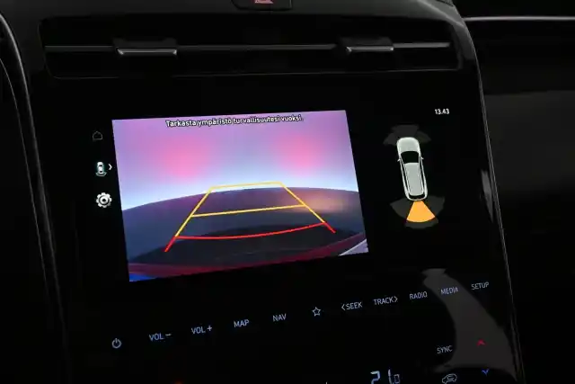 Punainen Maastoauto, Hyundai Tucson – IPV-740