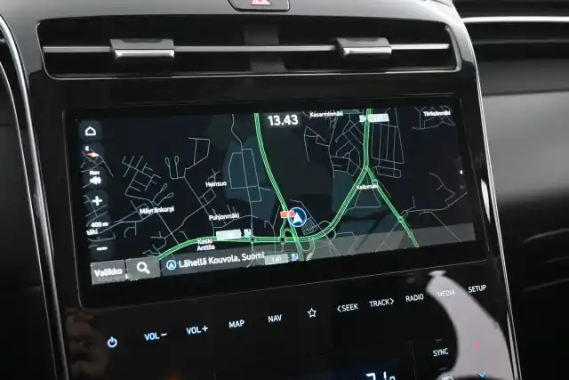 Punainen Maastoauto, Hyundai Tucson – IPV-740