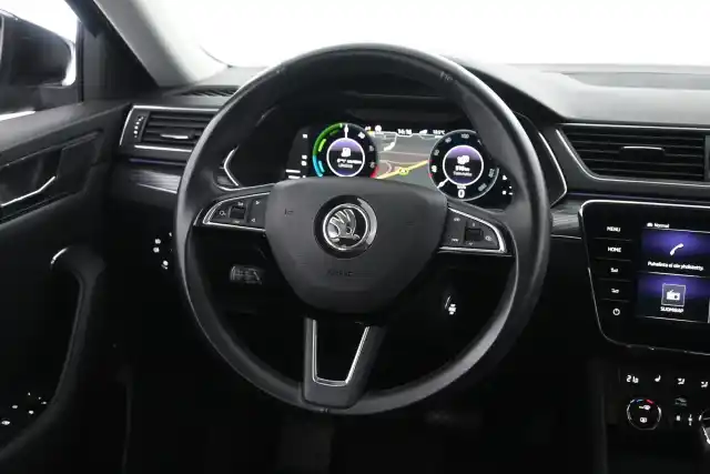 Ruskea Farmari, Skoda Superb – IPV-840
