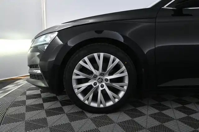 Ruskea Farmari, Skoda Superb – IPV-840