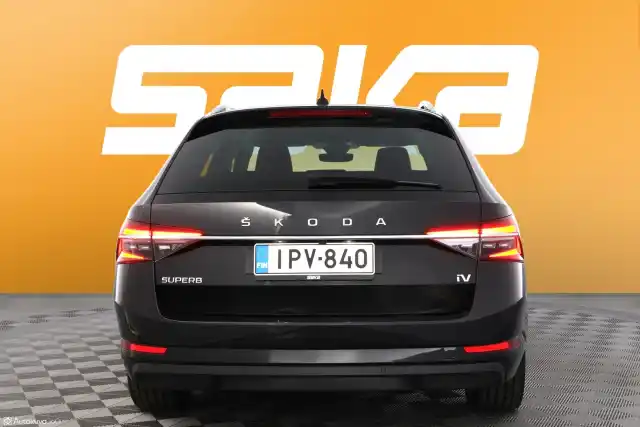 Ruskea Farmari, Skoda Superb – IPV-840