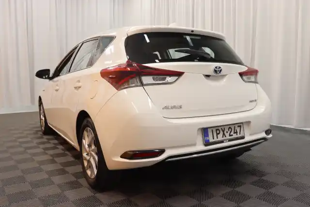 Valkoinen Viistoperä, Toyota Auris – IPX-247