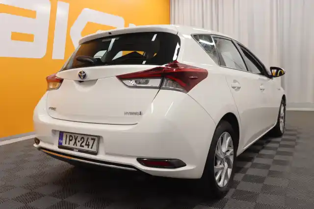 Valkoinen Viistoperä, Toyota Auris – IPX-247