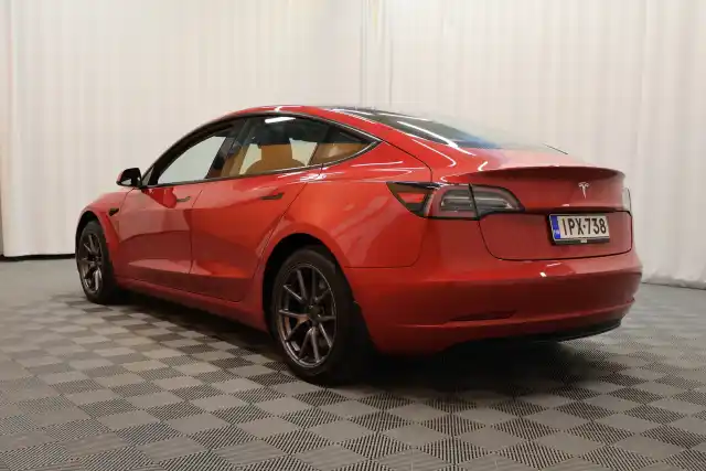 Punainen Sedan, Tesla Model 3 – IPX-738