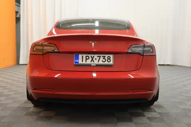 Punainen Sedan, Tesla Model 3 – IPX-738
