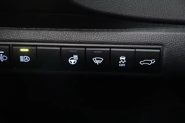 Valkoinen Farmari, Toyota Corolla – IPX-894