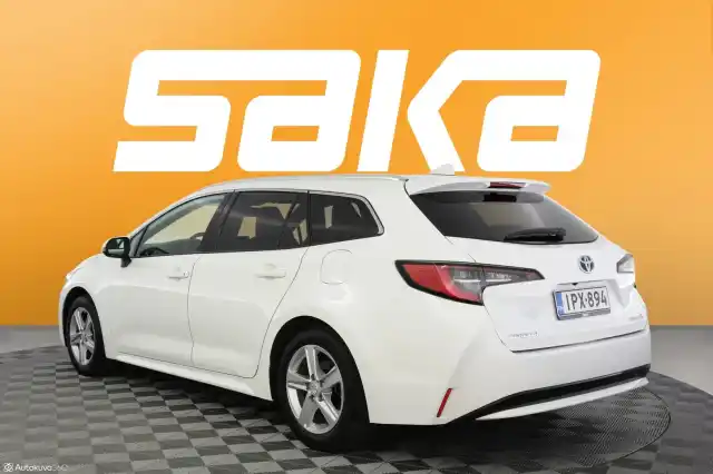 Valkoinen Farmari, Toyota Corolla – IPX-894