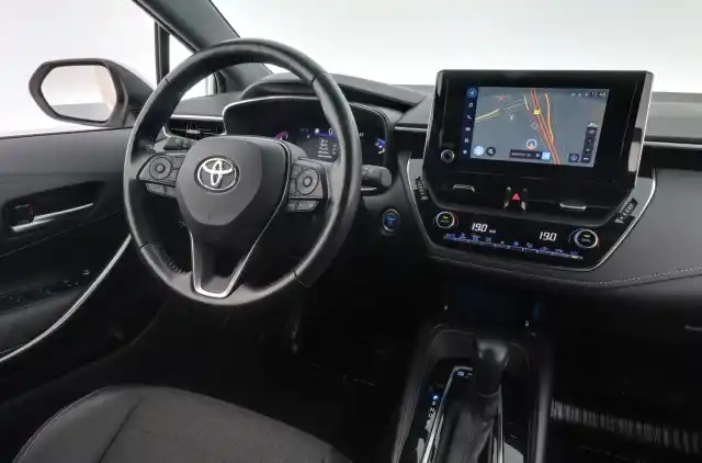 Valkoinen Farmari, Toyota Corolla – IPX-894