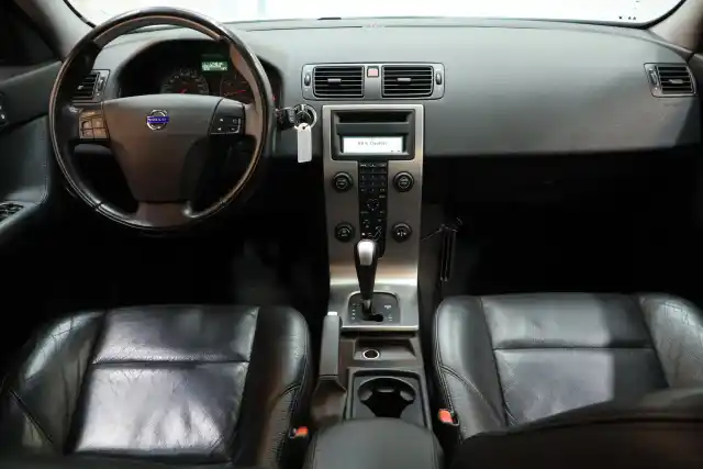 Musta Farmari, Volvo V50 – IPY-285