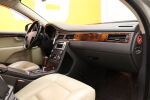 Vihreä Sedan, Volvo S80 – IPY-624, kuva 13