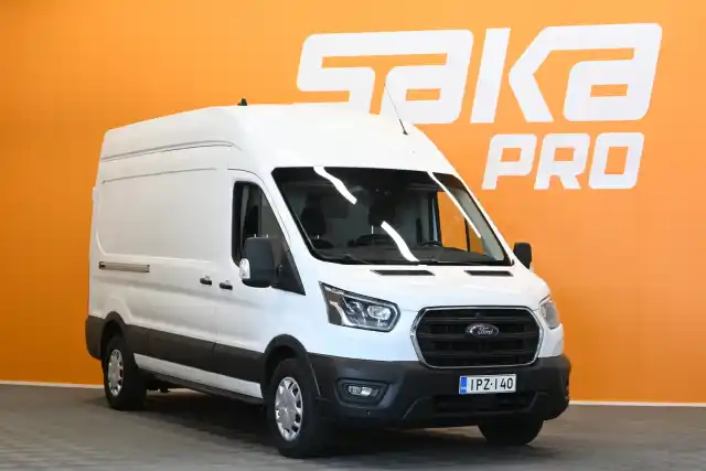 Valkoinen Pakettiauto, Ford Transit – IPZ-140
