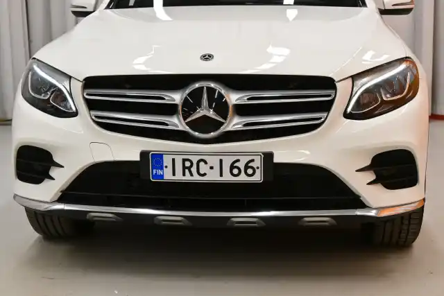 Valkoinen Maastoauto, Mercedes-Benz GLC – IRC-166