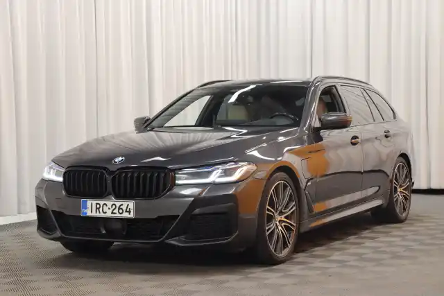 Musta Farmari, BMW 530 – IRC-264