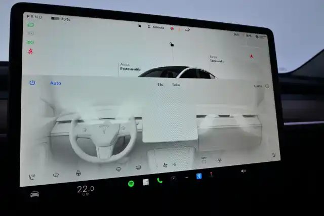 Harmaa Maastoauto, Tesla Model Y – IRC-837