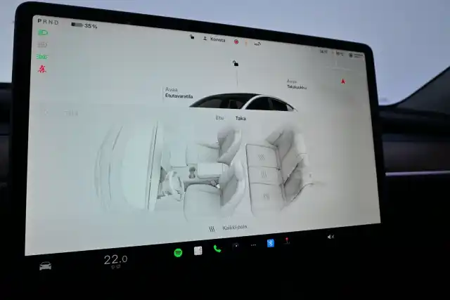 Harmaa Maastoauto, Tesla Model Y – IRC-837