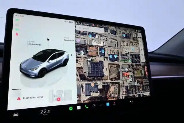 Harmaa Maastoauto, Tesla Model Y – IRC-837