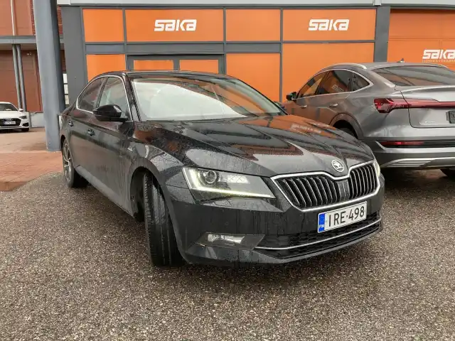 Musta Sedan, Skoda Superb – IRE-498