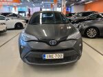Harmaa Maastoauto, Toyota C-HR – IRE-702, kuva 2