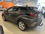 Harmaa Maastoauto, Toyota C-HR – IRE-702, kuva 3