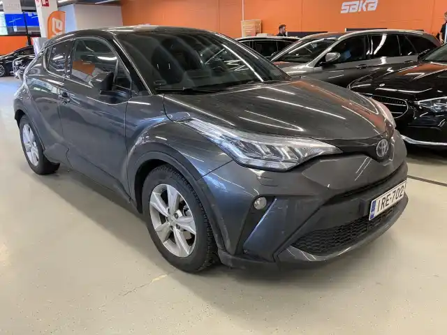 Harmaa Maastoauto, Toyota C-HR – IRE-702
