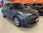 Harmaa Maastoauto, Toyota C-HR – IRE-702, kuva 1