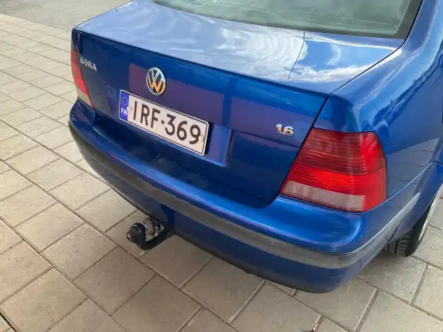 Sininen Sedan, Volkswagen Bora – IRF-369