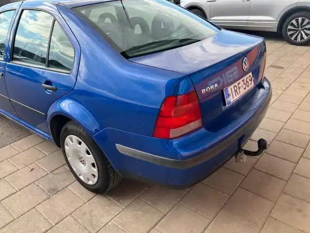 Sininen Sedan, Volkswagen Bora – IRF-369
