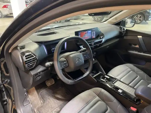 Musta Viistoperä, Citroen C4 – IRH-135