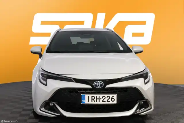 Valkoinen Farmari, Toyota Corolla – IRH-226