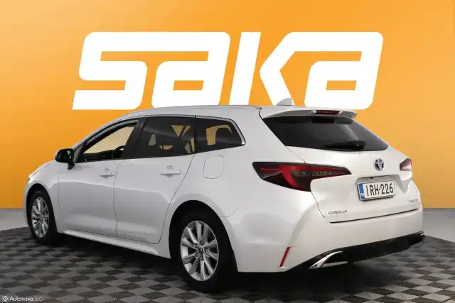 Valkoinen Farmari, Toyota Corolla – IRH-226