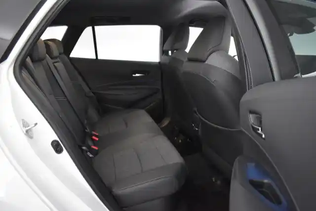 Valkoinen Farmari, Toyota Corolla – IRH-226