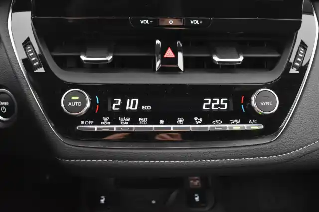 Valkoinen Farmari, Toyota Corolla – IRH-226