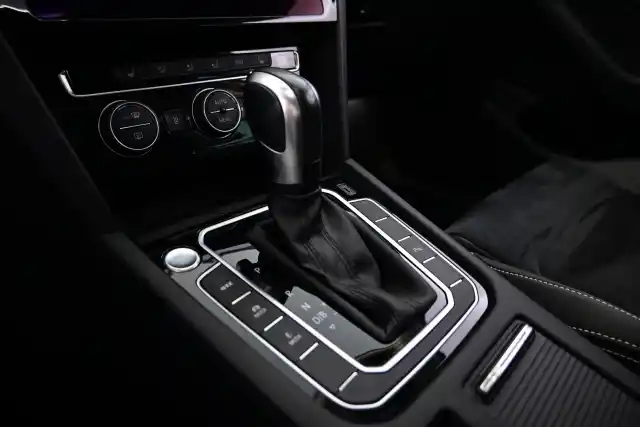 Musta Farmari, Volkswagen Passat – IRH-672