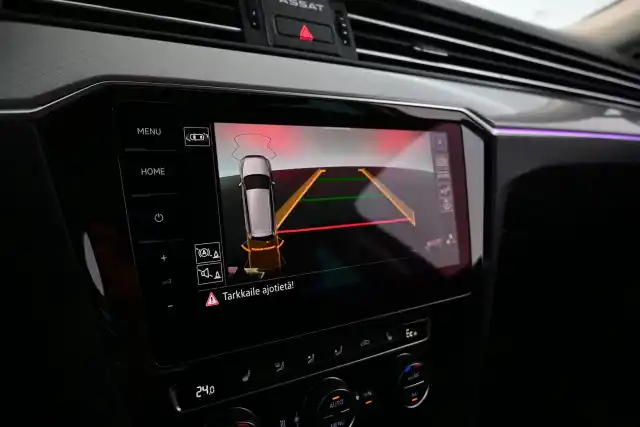 Musta Farmari, Volkswagen Passat – IRH-672