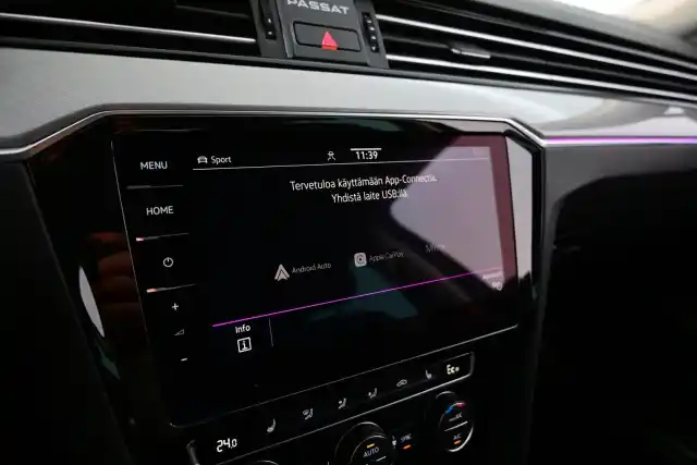 Musta Farmari, Volkswagen Passat – IRH-672