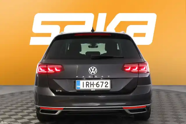 Musta Farmari, Volkswagen Passat – IRH-672