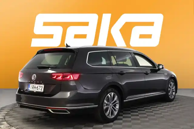 Musta Farmari, Volkswagen Passat – IRH-672