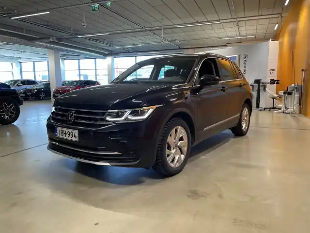 Musta Maastoauto, Volkswagen Tiguan – IRH-994