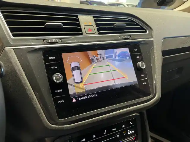 Musta Maastoauto, Volkswagen Tiguan – IRH-994