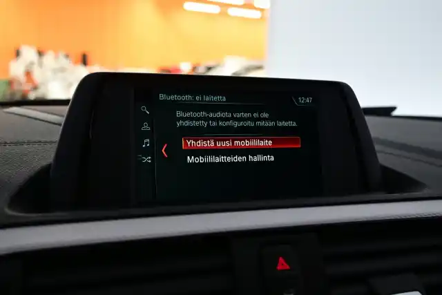 Valkoinen Viistoperä, BMW 118 – IRJ-120