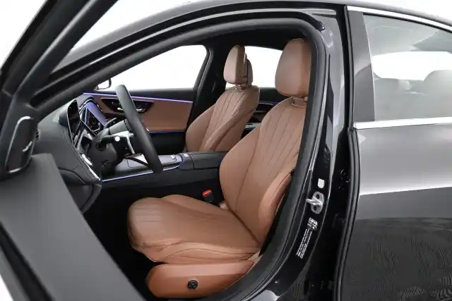Harmaa Sedan, Mercedes-Benz E – IRK-569