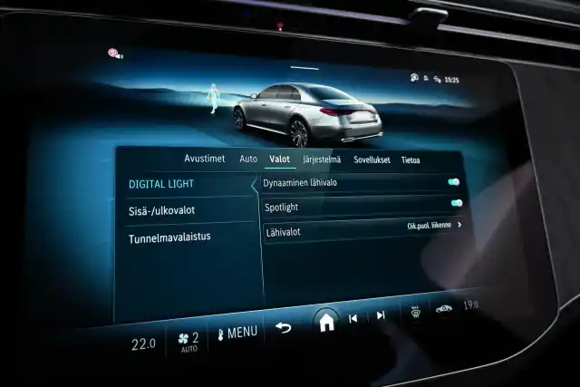 Harmaa Sedan, Mercedes-Benz E – IRK-569