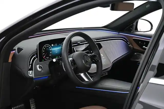 Harmaa Sedan, Mercedes-Benz E – IRK-569