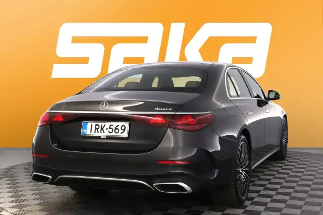 Harmaa Sedan, Mercedes-Benz E – IRK-569