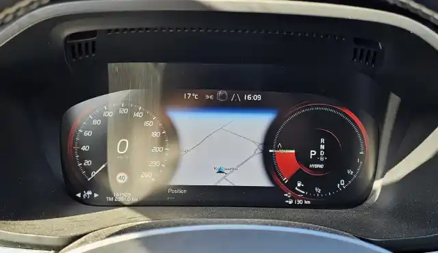 Musta Maastoauto, Volvo XC60 – IRL-388