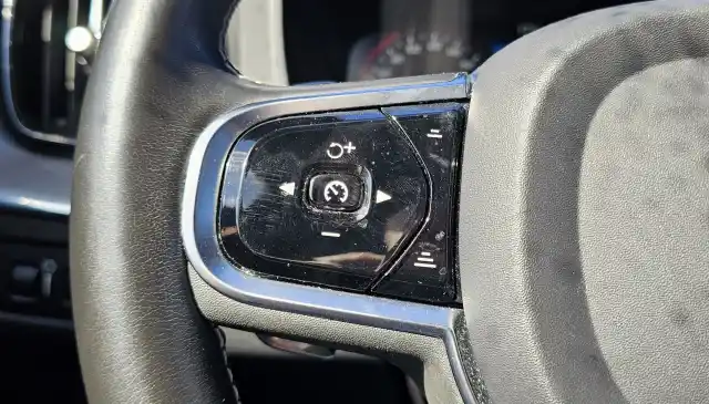 Musta Maastoauto, Volvo XC60 – IRL-388