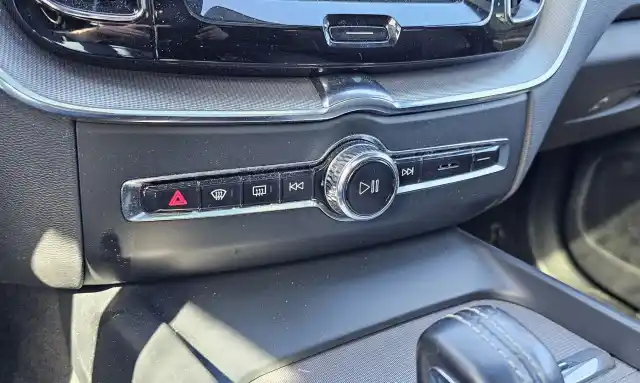 Musta Maastoauto, Volvo XC60 – IRL-388