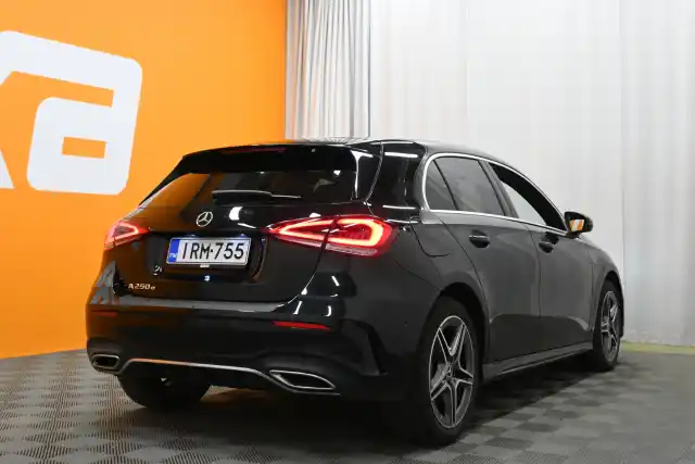 Musta Viistoperä, Mercedes-Benz A – IRM-755