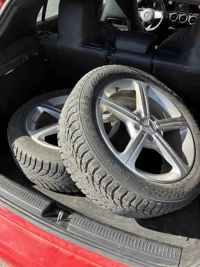 Punainen Viistoperä, Mercedes-Benz A – IRN-147